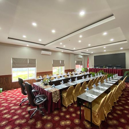 Vega Prime Hotel & Convention Sorong Exterior foto