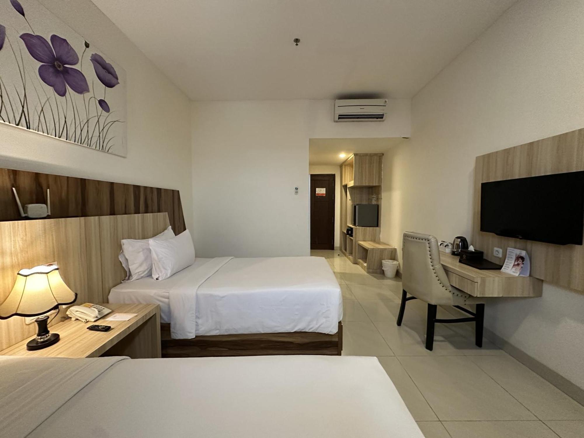 Vega Prime Hotel & Convention Sorong Habitación foto