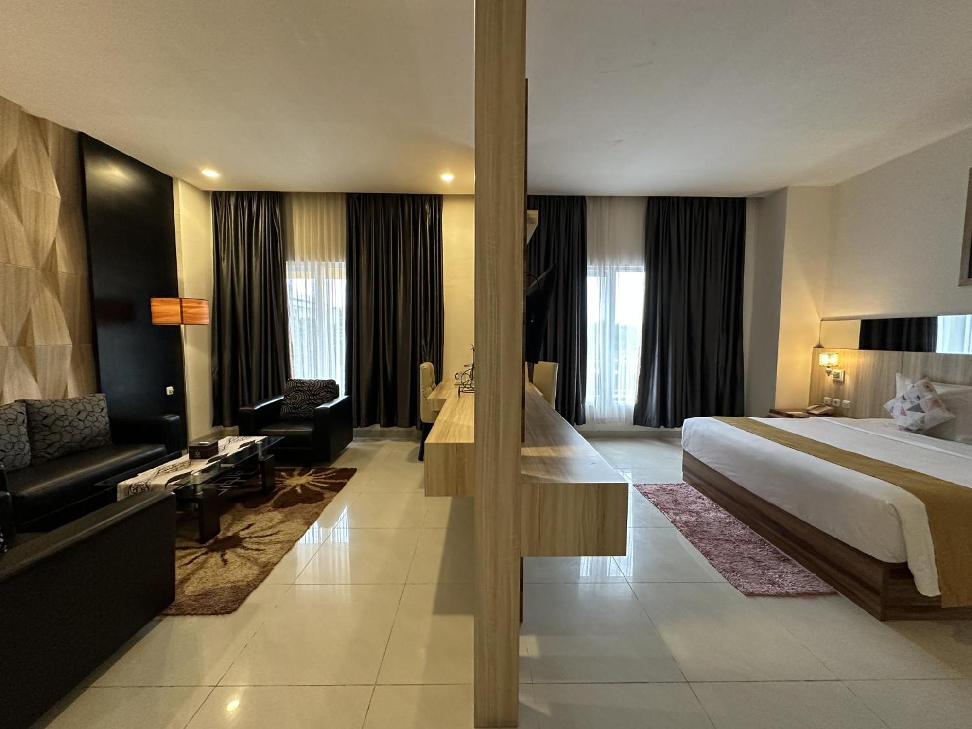 Vega Prime Hotel & Convention Sorong Habitación foto